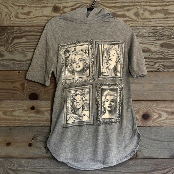Blush Tops - Marilyn Monroe Lightweight Short Sleeve Hoodie